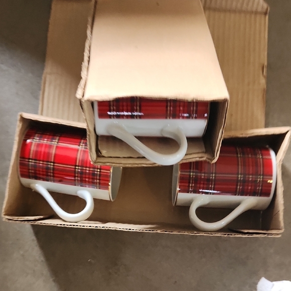 Pacific Rim Red PlaidHoliday/Christmas Four 4-Piece PorcelainPlace Setting-NEW - Picture 5 of 6